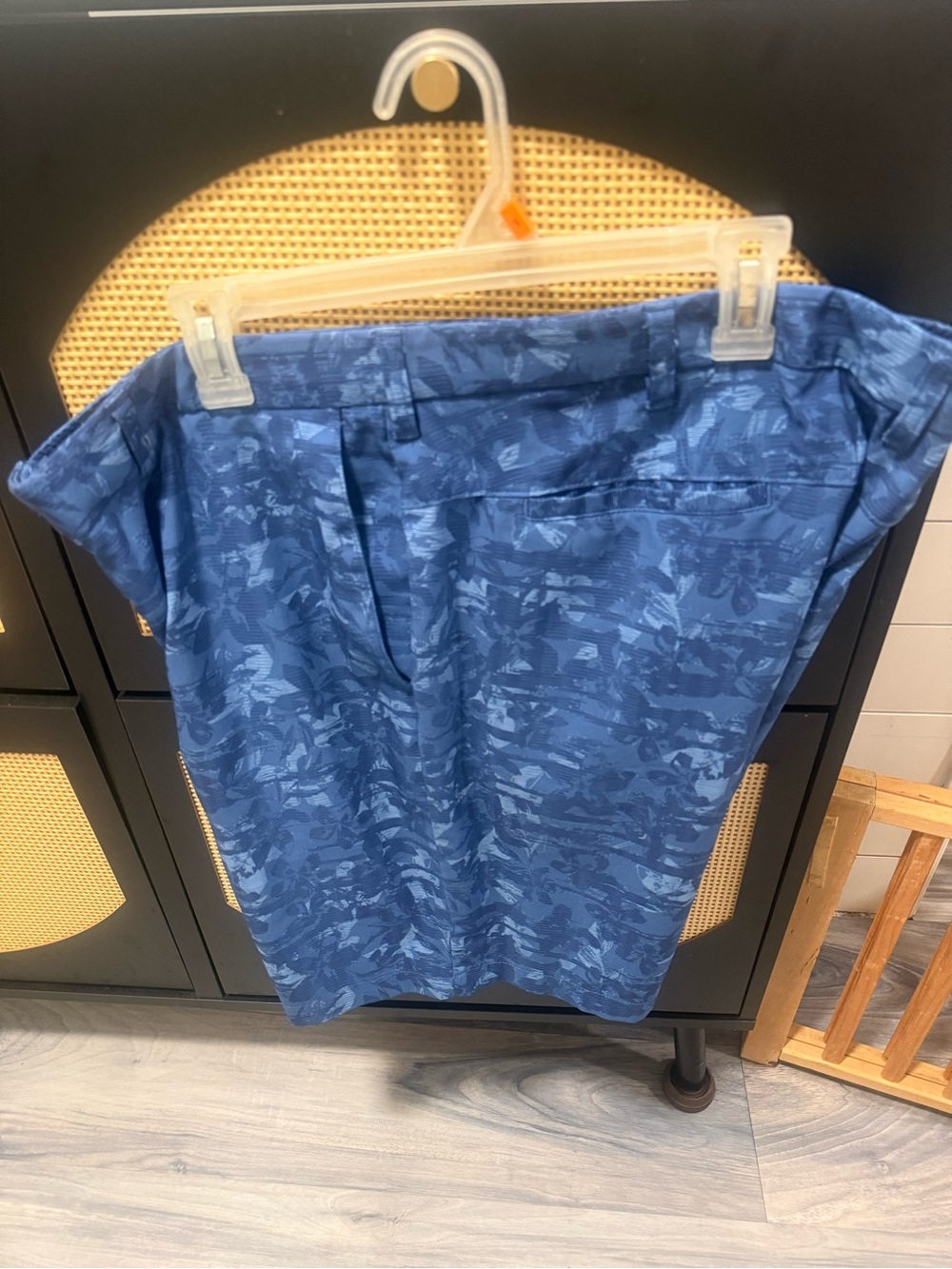 PGA Tour Blue Camouflage Flat-Front Shorts size 40